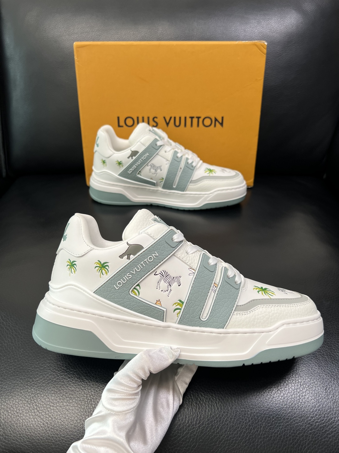 LV
